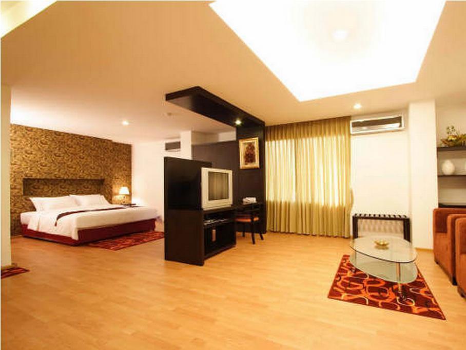 Suite - Free WiFi access - Breakfast included