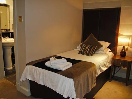 Single Room  - Breakfast included