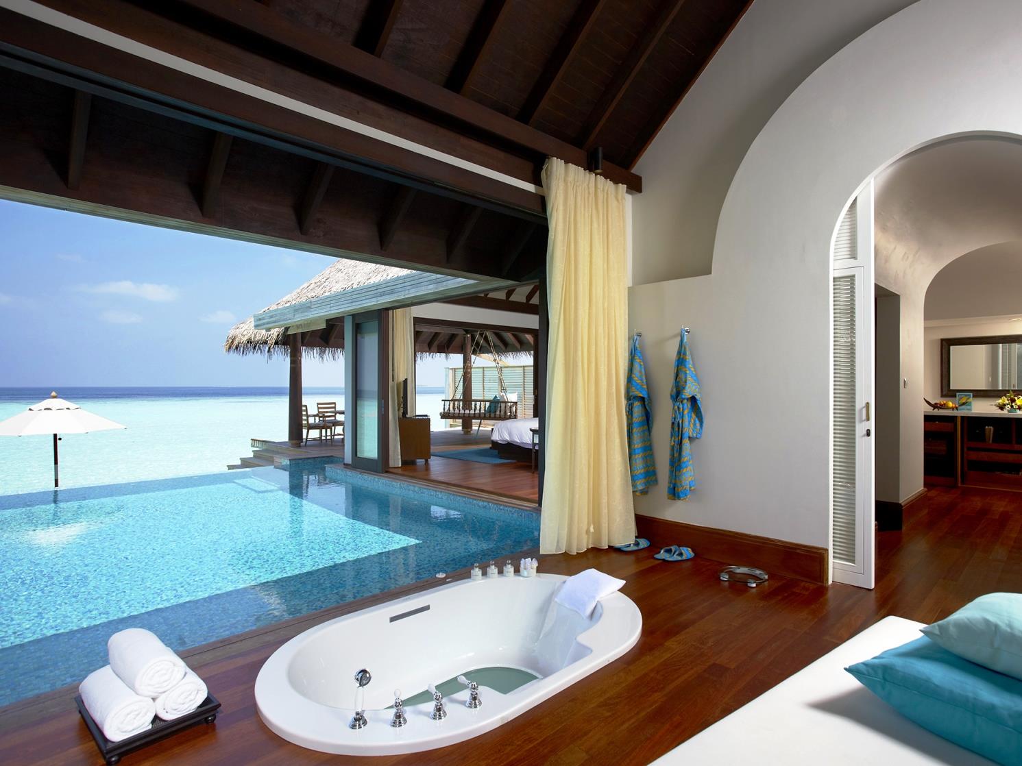 Over Water Pool Villa - Free WiFi access - Breakfast included