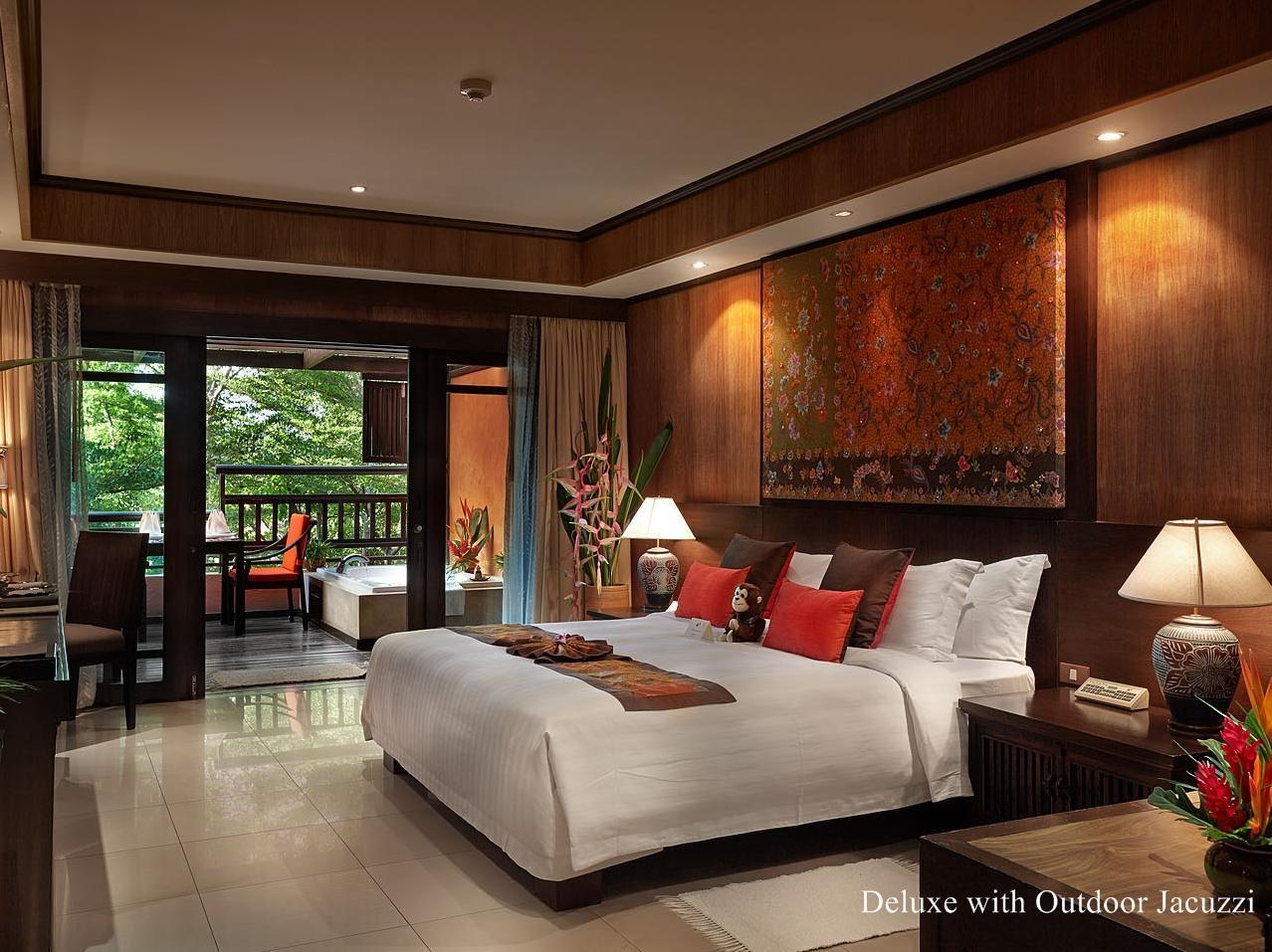 Deluxe Outdoor Jacuzzi - Free WiFi access - Breakfast included