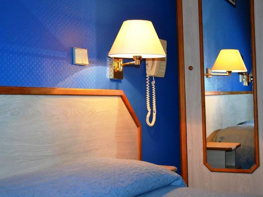 Roomis