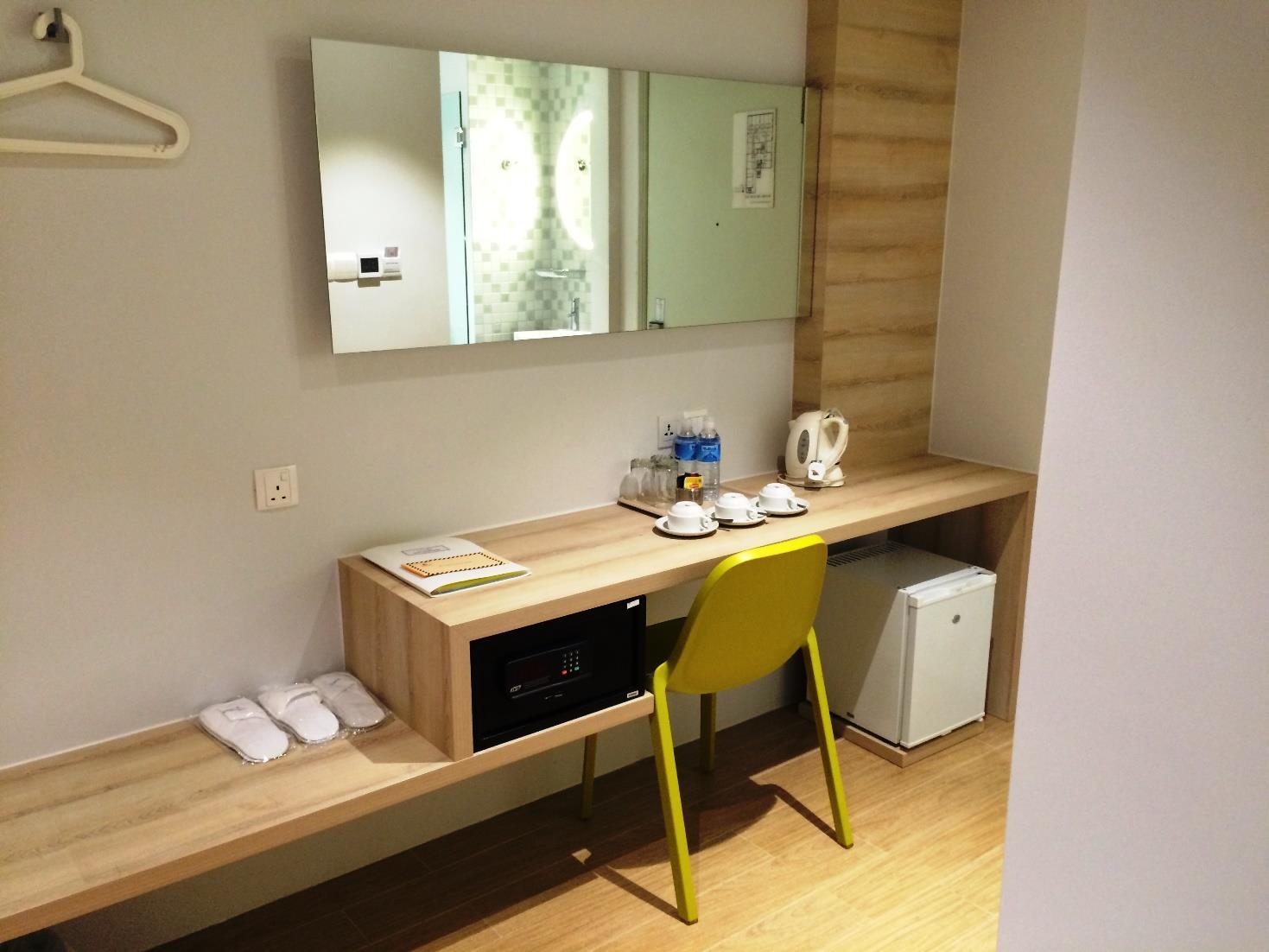 Summer View Hotel Singapore FAQ 2016, What facilities are there in Summer View Hotel Singapore 2016, What Languages Spoken are Supported in Summer View Hotel Singapore 2016, Which payment cards are accepted in Summer View Hotel Singapore , Singapore Summer View Hotel room facilities and services Q&A 2016, Singapore Summer View Hotel online booking services 2016, Singapore Summer View Hotel address 2016, Singapore Summer View Hotel telephone number 2016,Singapore Summer View Hotel map 2016, Singapore Summer View Hotel traffic guide 2016, how to go Singapore Summer View Hotel, Singapore Summer View Hotel booking online 2016, Singapore Summer View Hotel room types 2016.