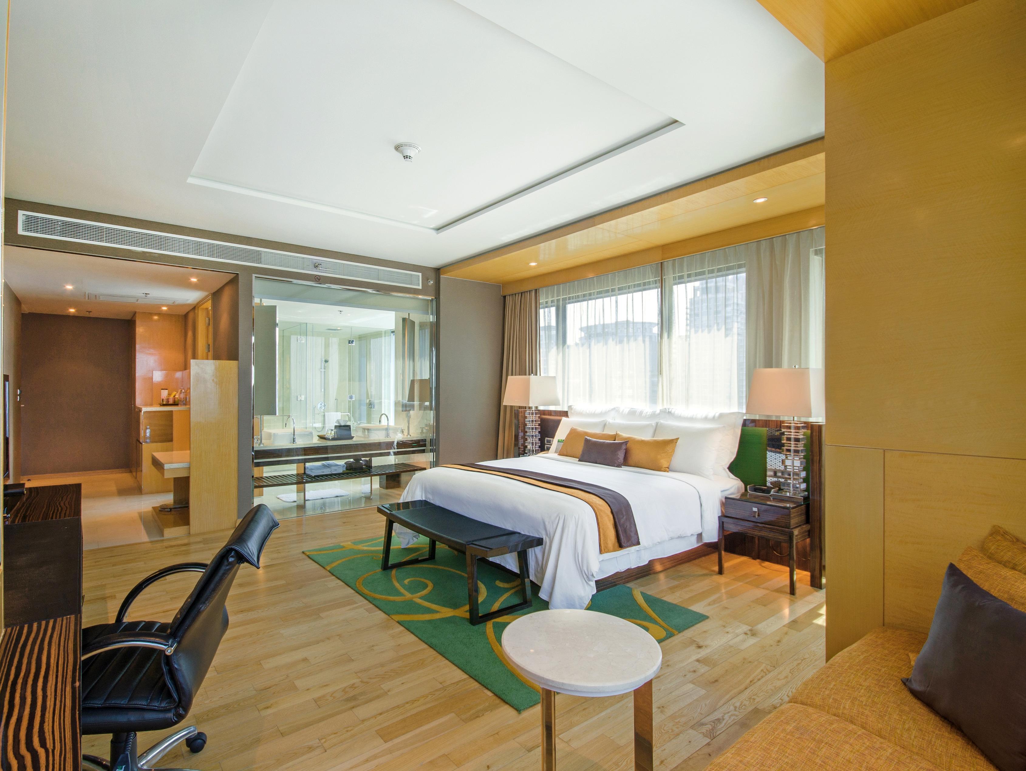 Club Studio Suite with Free Mini Bar - Free WiFi access - Breakfast included