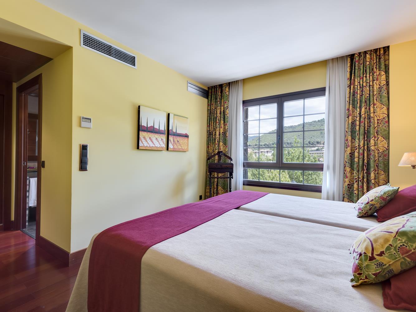 Superior Twin Room With View - Best price guarantee