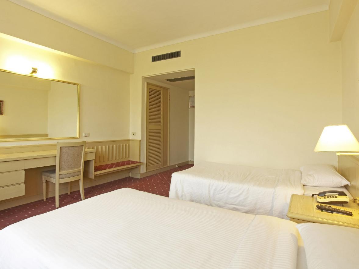 Family Room (4 Adults) - Free WiFi access