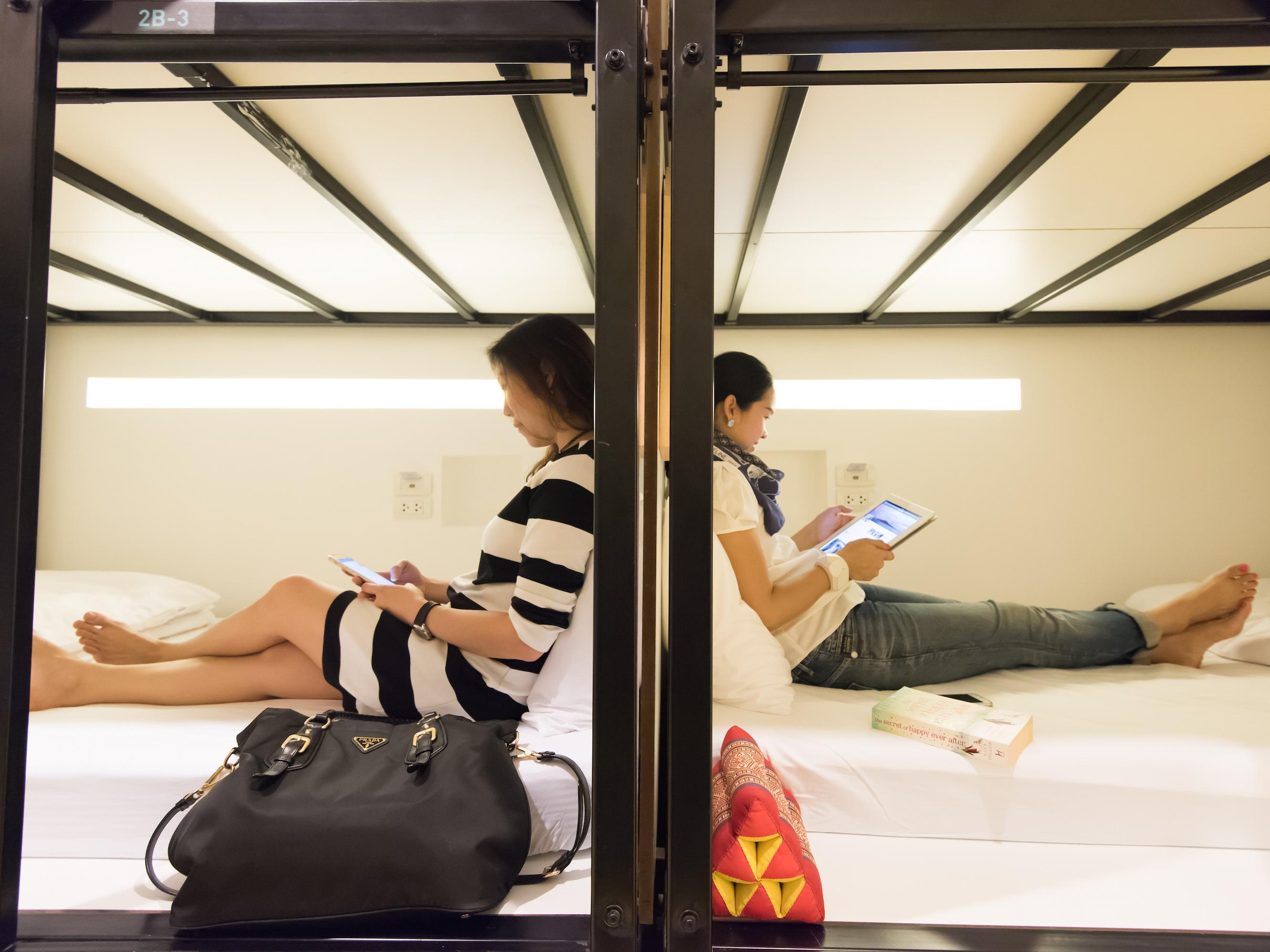Female Single Cabin in 6-Bed Dorm  - Breakfast included
