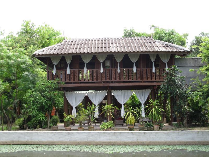 2-Bedroom Home - Free WiFi access - Breakfast included
