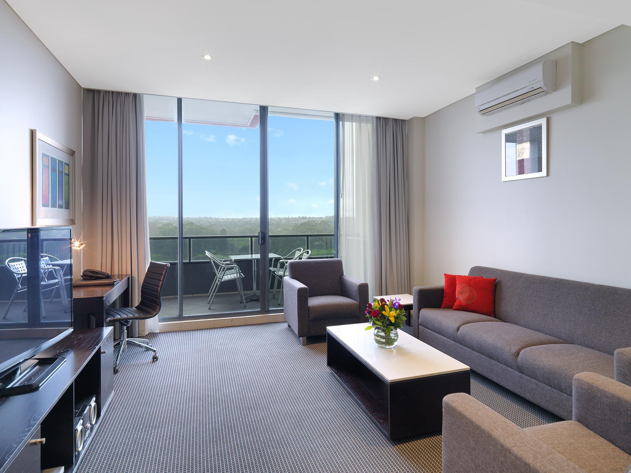 Meriton Serviced Apartments Waterloo Modern Suite With 1
