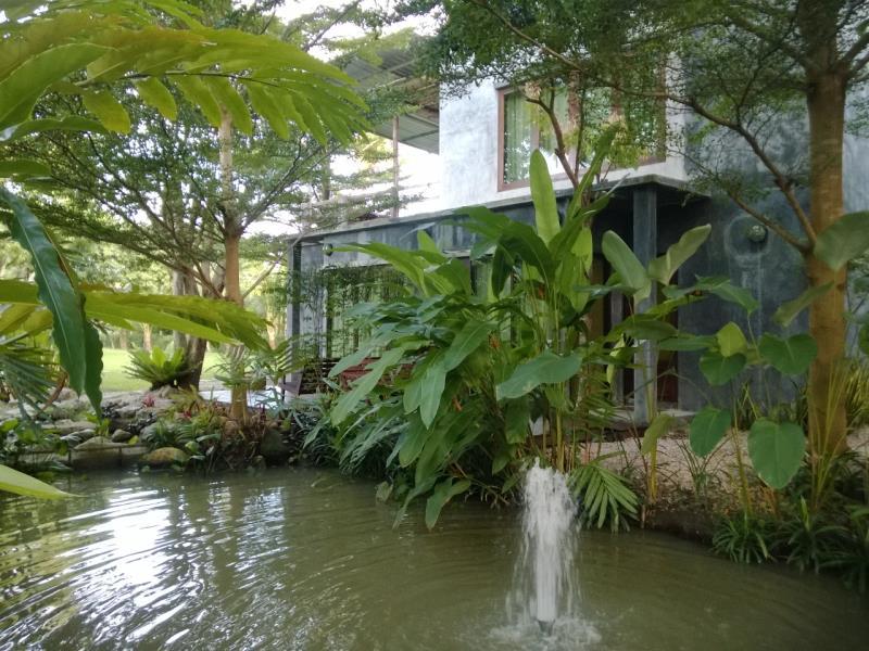 WATER FRONT - Free WiFi access - Breakfast included