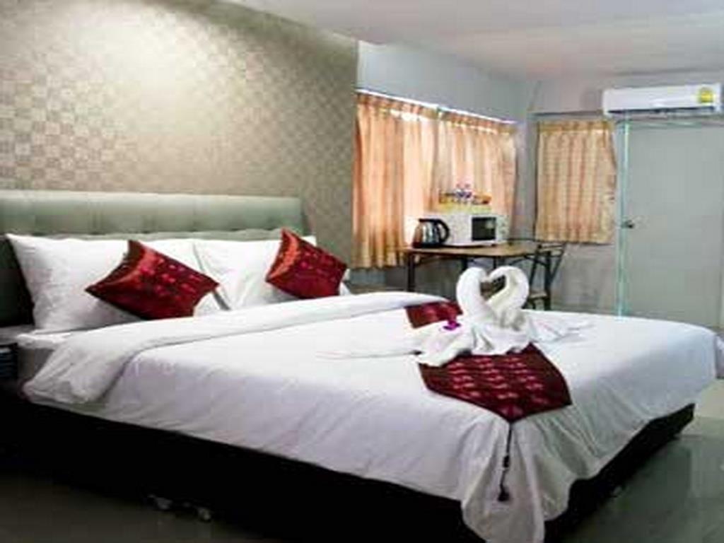 Deluxe Room Only - Free WiFi access