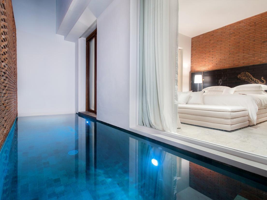 1 Bedroom Pool Suite - Free WiFi access - Breakfast included