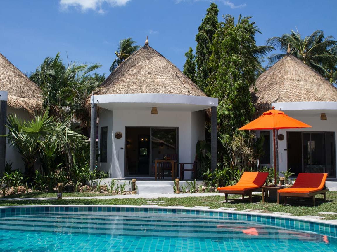  Deluxe Garden Poolside Bungalow - Best price guarantee