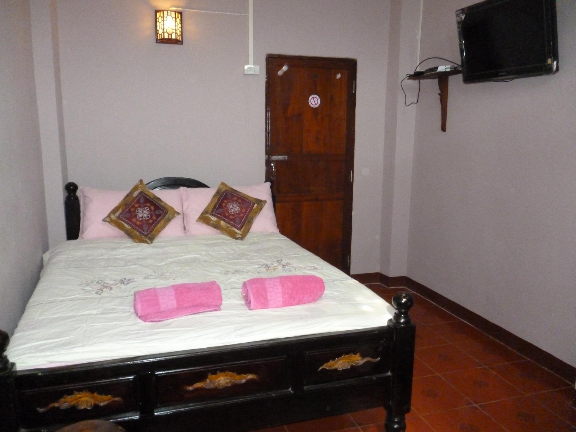 Standard Air Conditioning Queen Bed - Free WiFi access