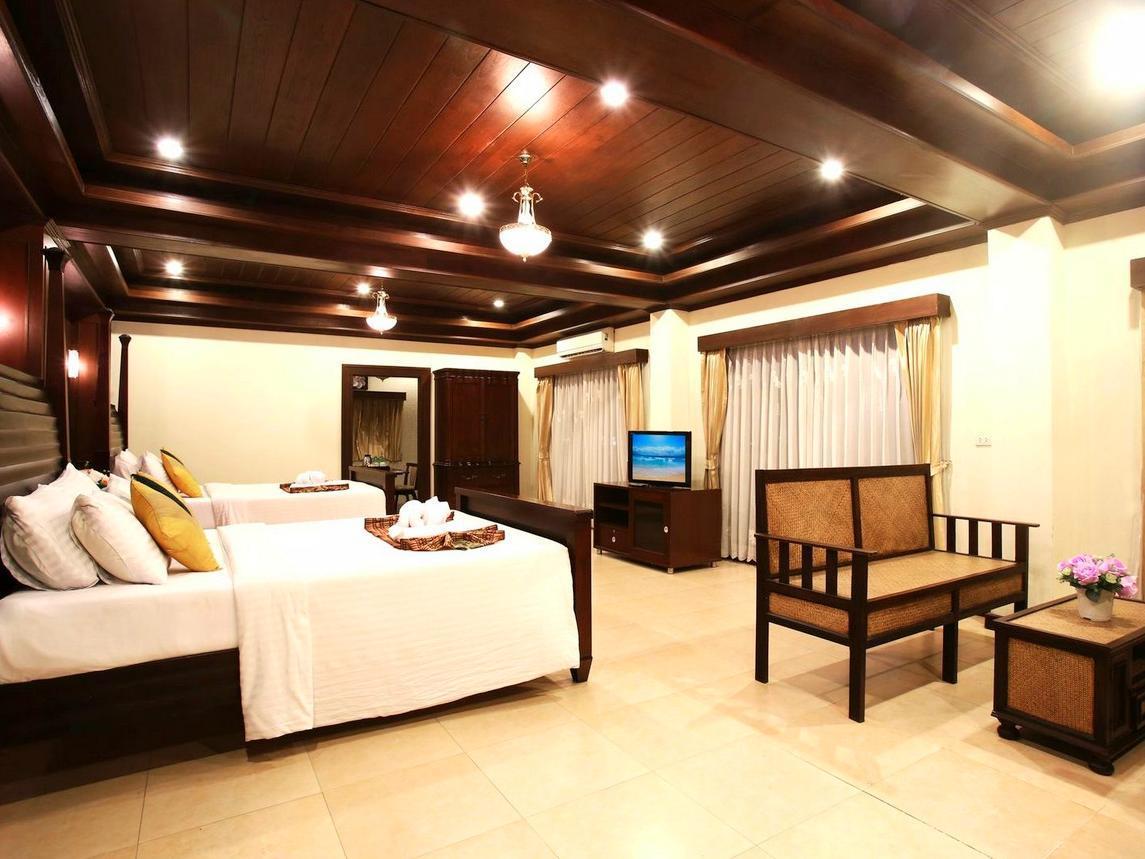 Family Room - Free WiFi access - Breakfast included