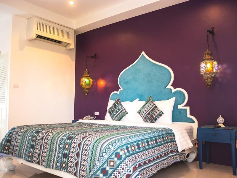 Deluxe King Bed - Breakfast included