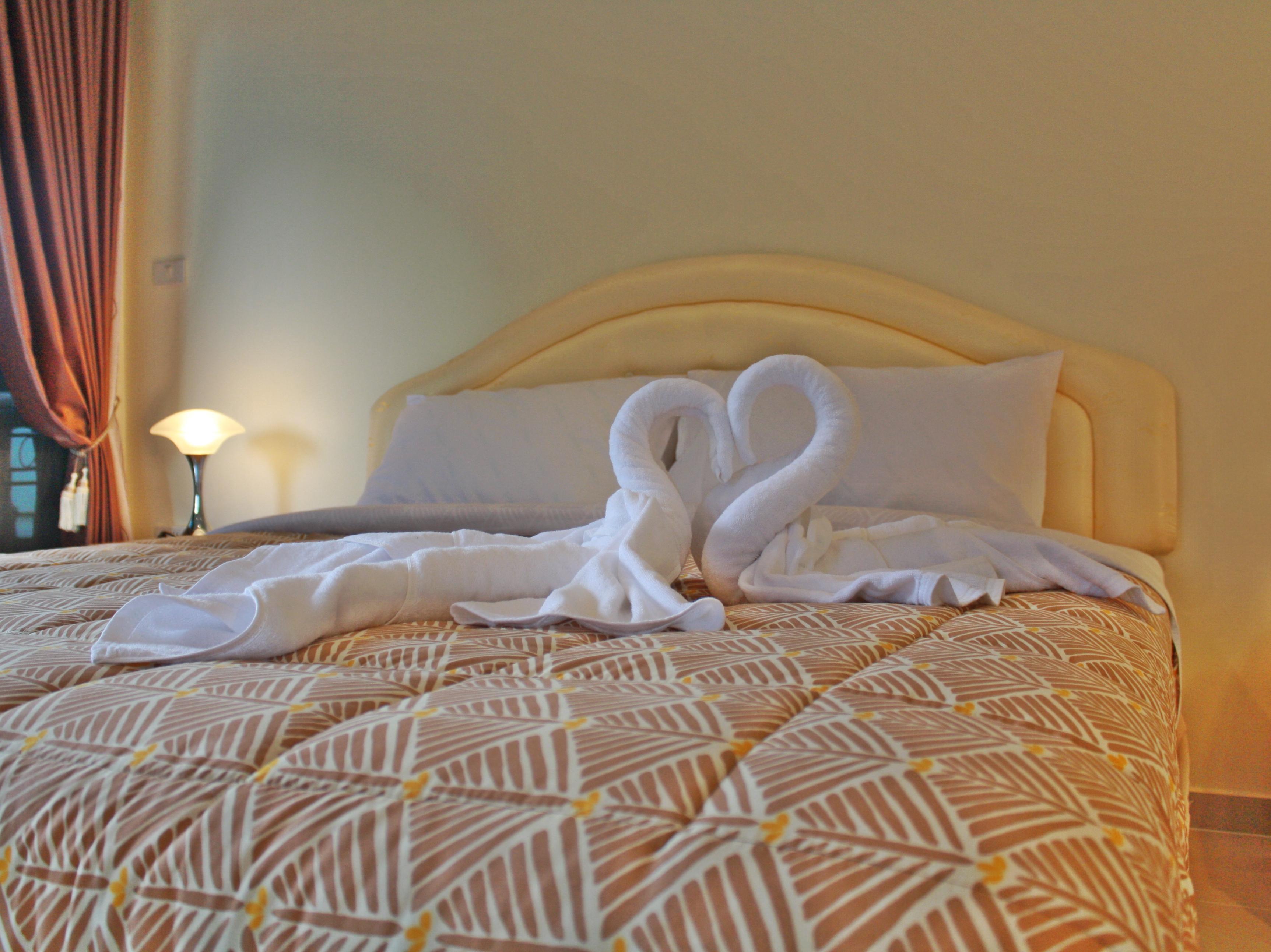 Deluxe Cream Room - Breakfast included