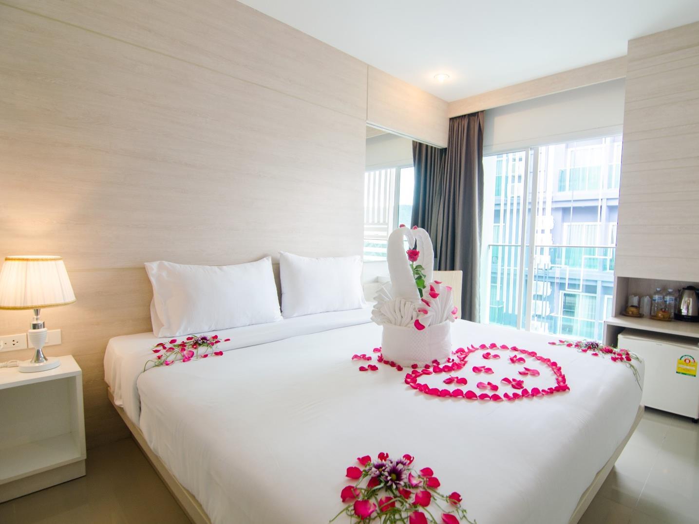Deluxe Balcony - Free WiFi access - Breakfast included