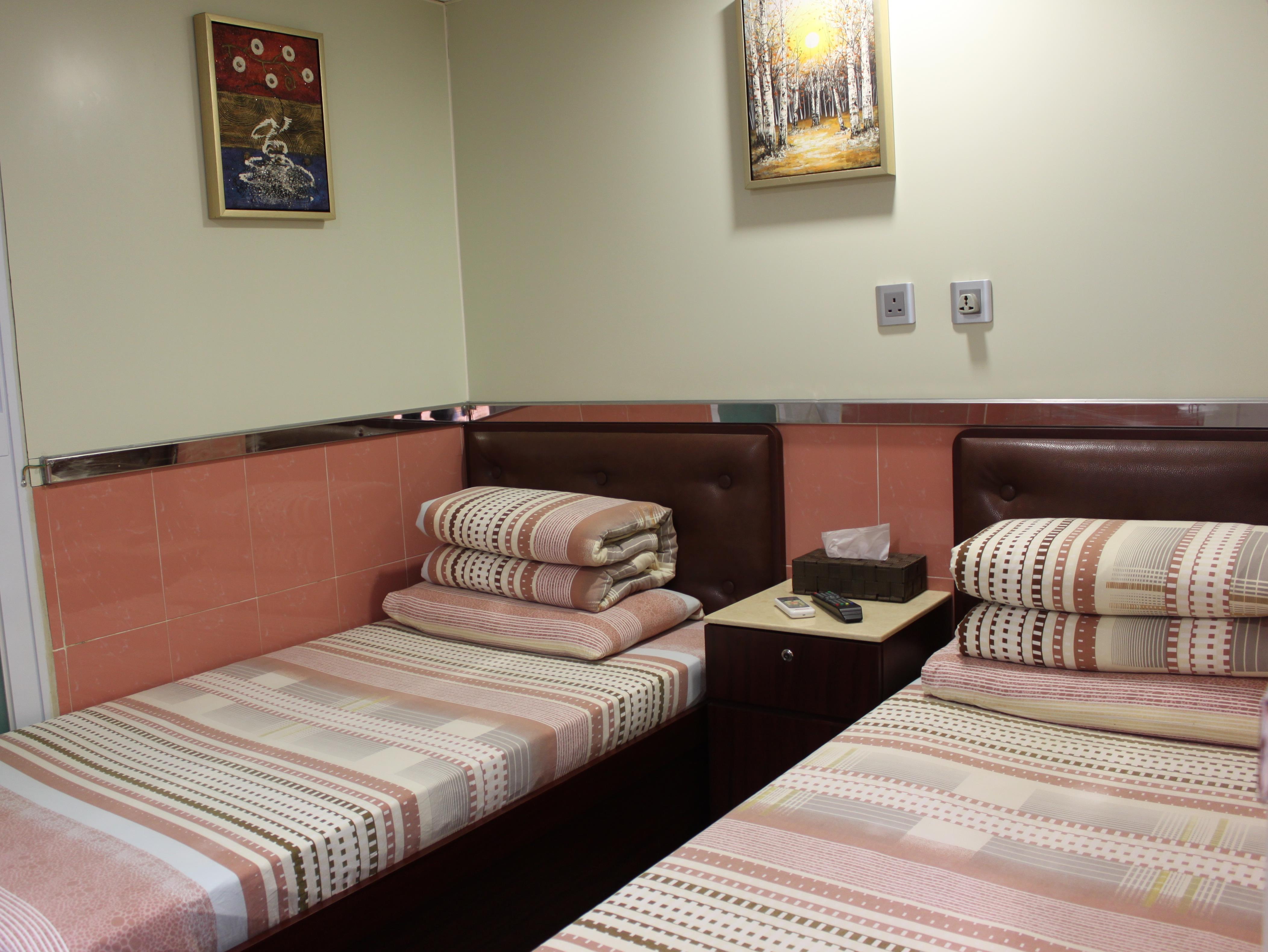 Twin Bed Room - Free WiFi access