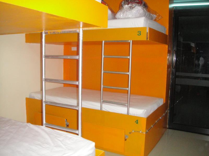 Mixed Dormitory - Free WiFi access