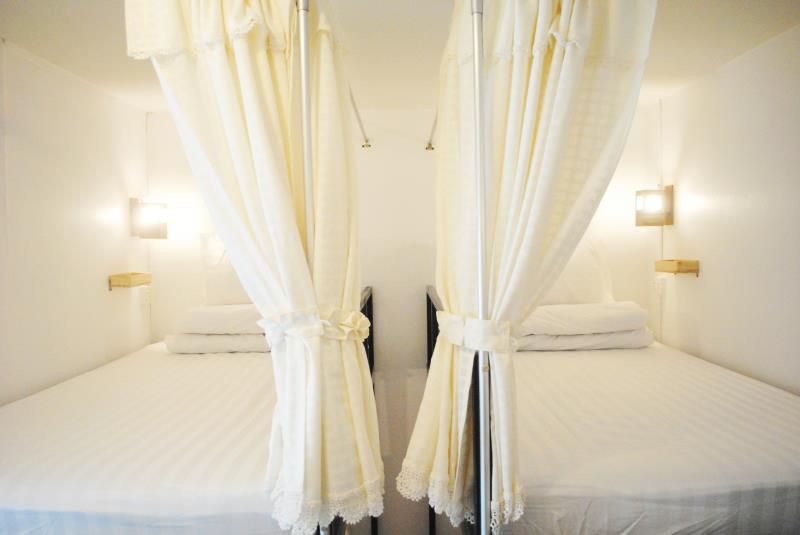 1 Bed in 8-Bed Dormitory with Private Bathroom (Female) - Free WiFi access - Breakfast included