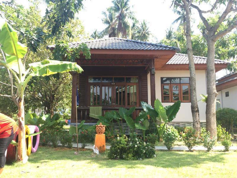 Family Bungalow 2 Bedrooms With Breakfast - Breakfast included