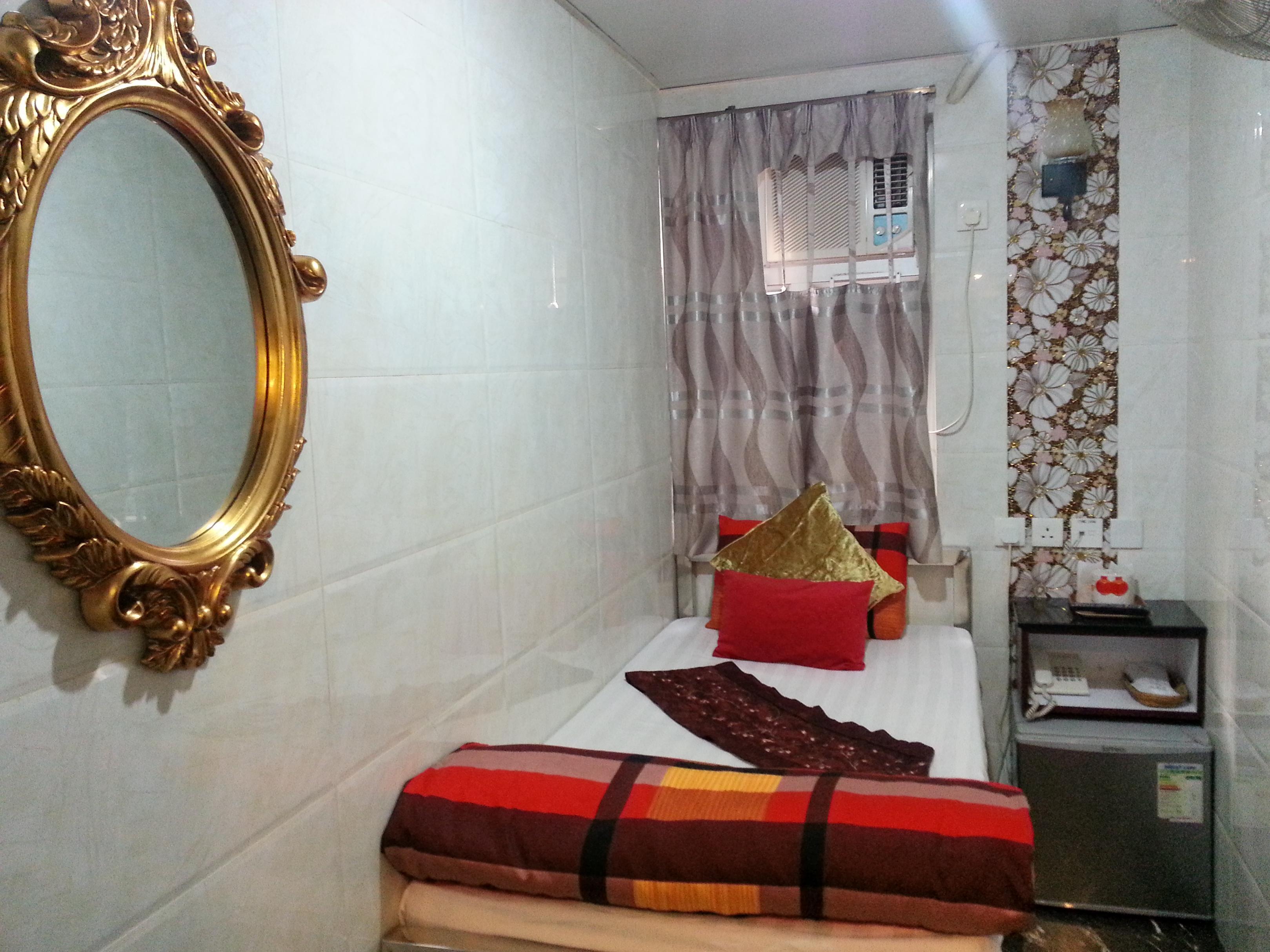 Single Room - Free WiFi access