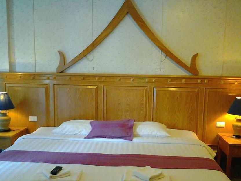 Room A - Free WiFi access