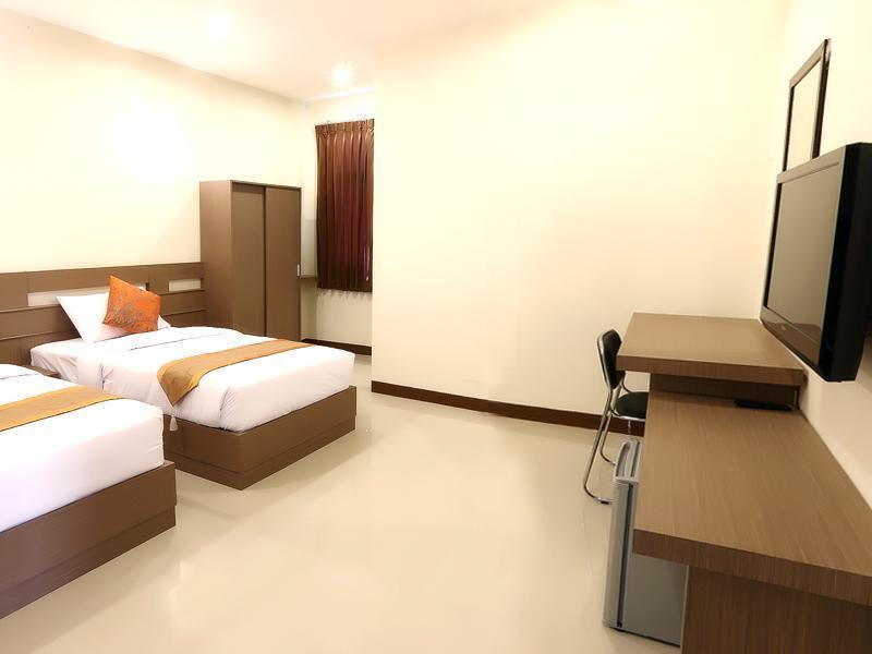 Standard Twin bed - Free WiFi access
