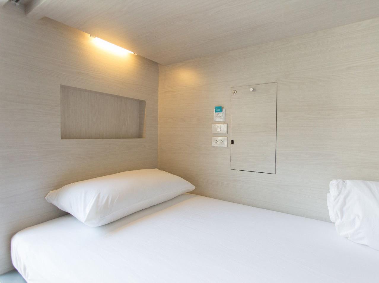 WOMEN-ONLY SINGLE BED CUBE - Free WiFi access