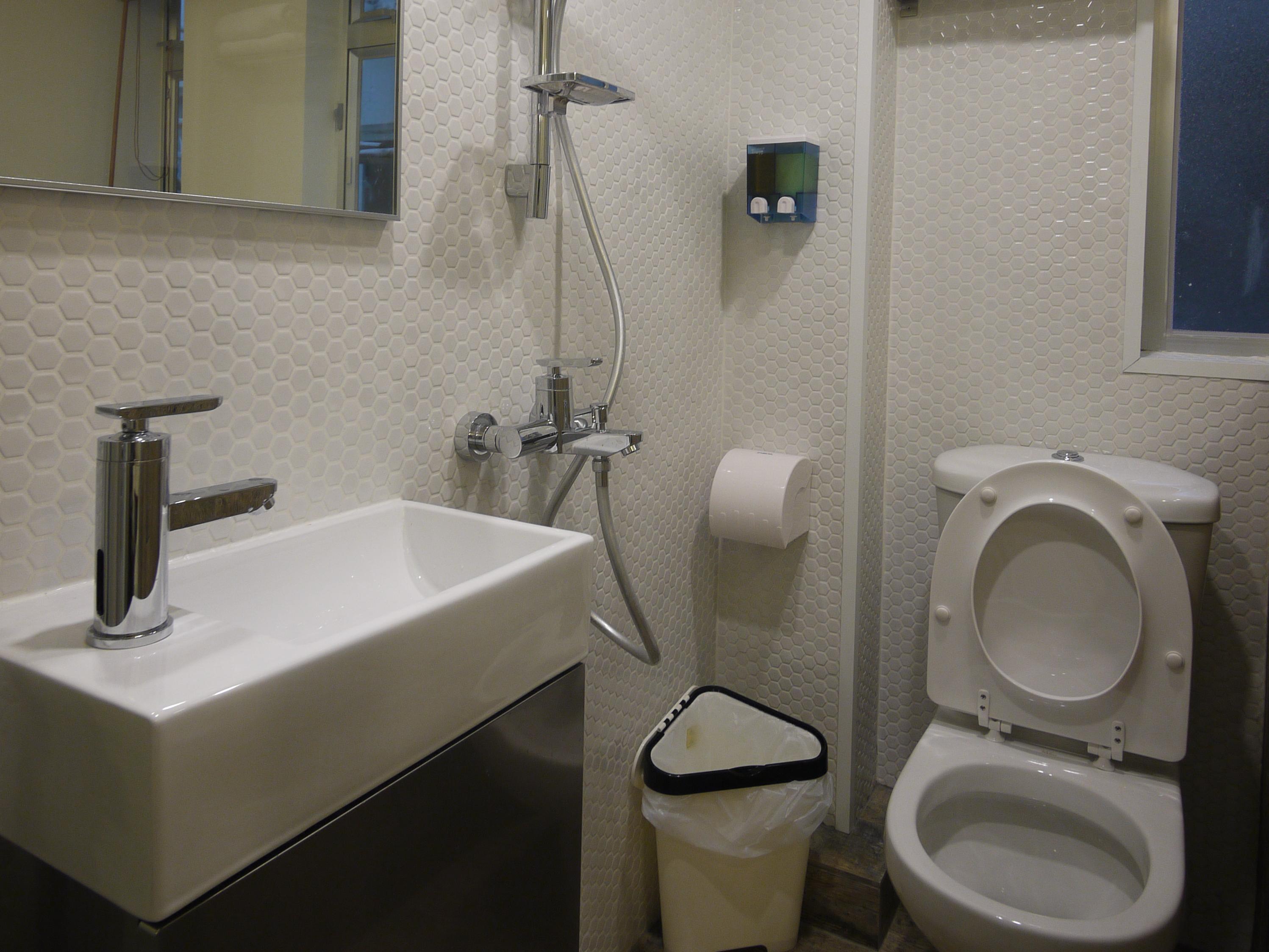 Single Room - Free WiFi access