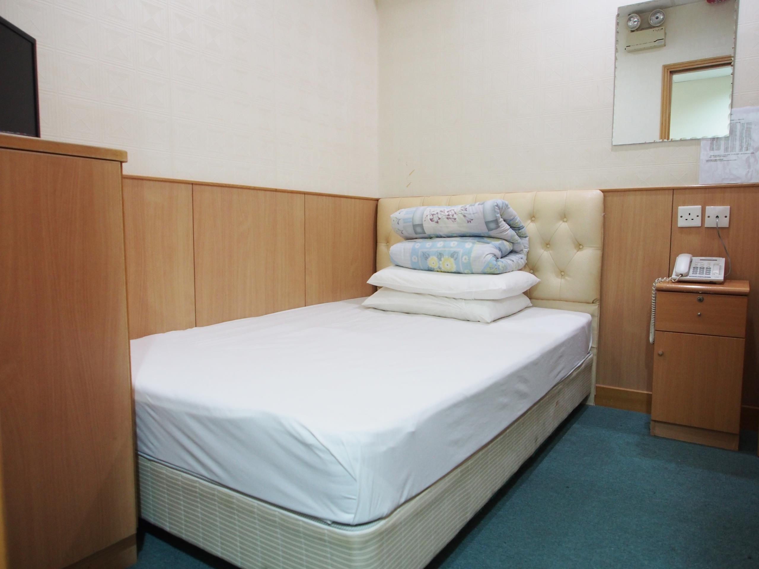 Double Room with Shared Bathroom - Free WiFi access