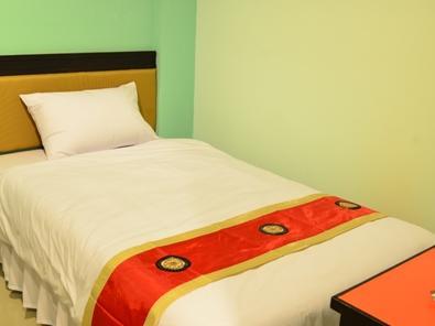 Single Bedroom - Best price guarantee