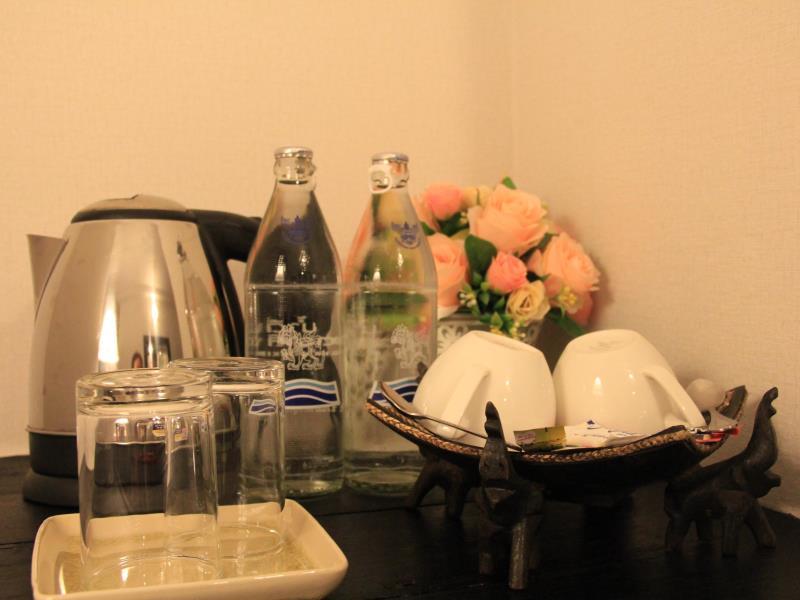 Standard Twin Bed - Free WiFi access - Breakfast included