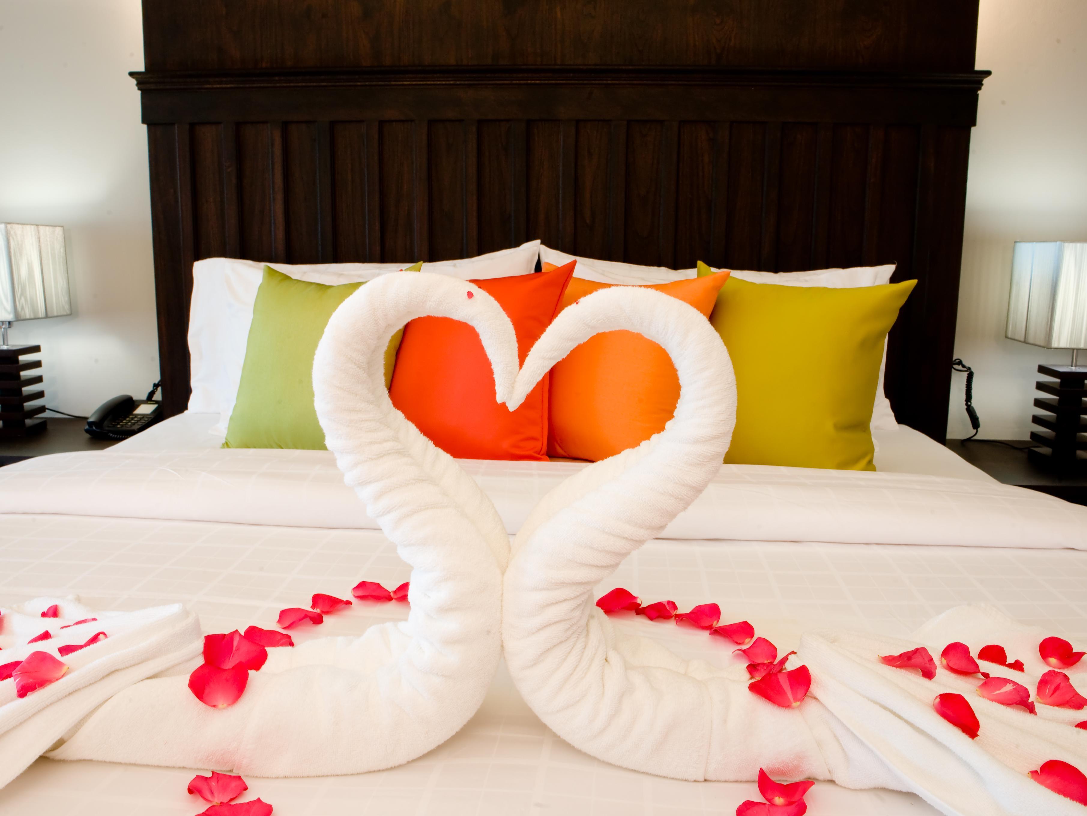 M Premier Honeymoon Room with Breakfast - Free WiFi access - Breakfast included