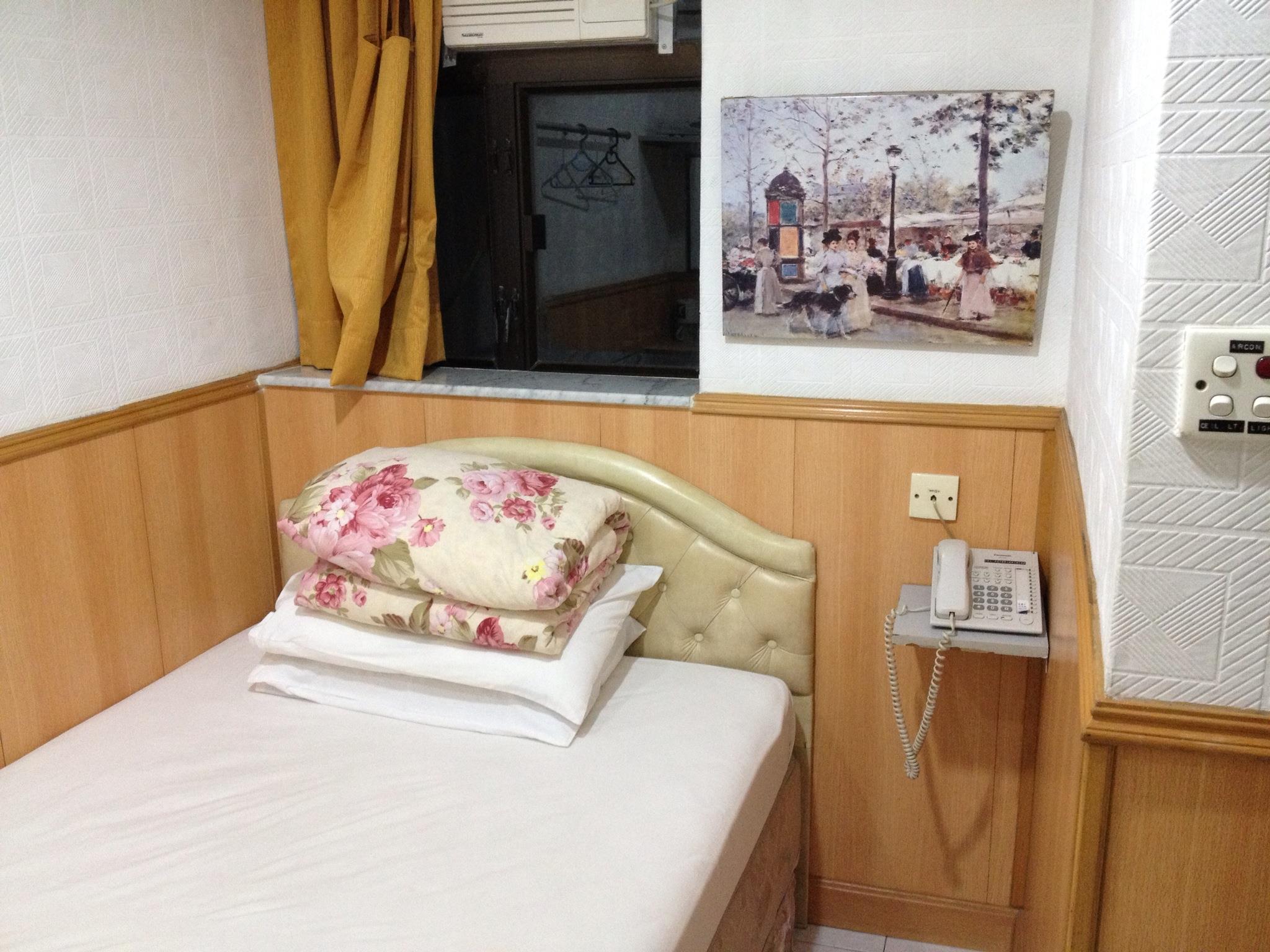 Double Room with Private Shower - Free WiFi access