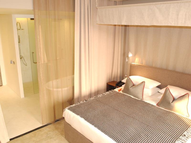 River View Superior Balcony - Free WiFi access - Breakfast included