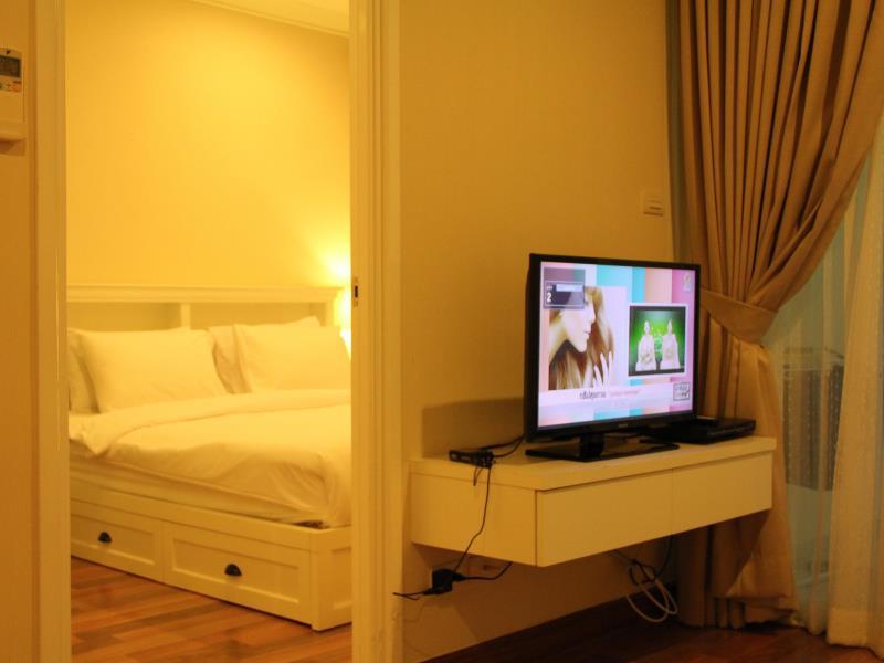 2 Bedroom Apartment With Pool and Sea View - Free WiFi access