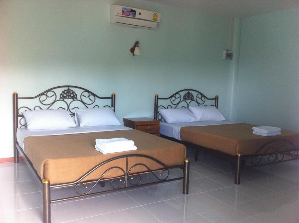 Family - Free WiFi access - Breakfast included
