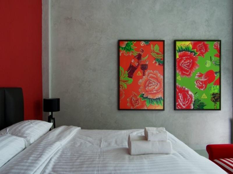Standard Double Bed - Free WiFi access - Breakfast included