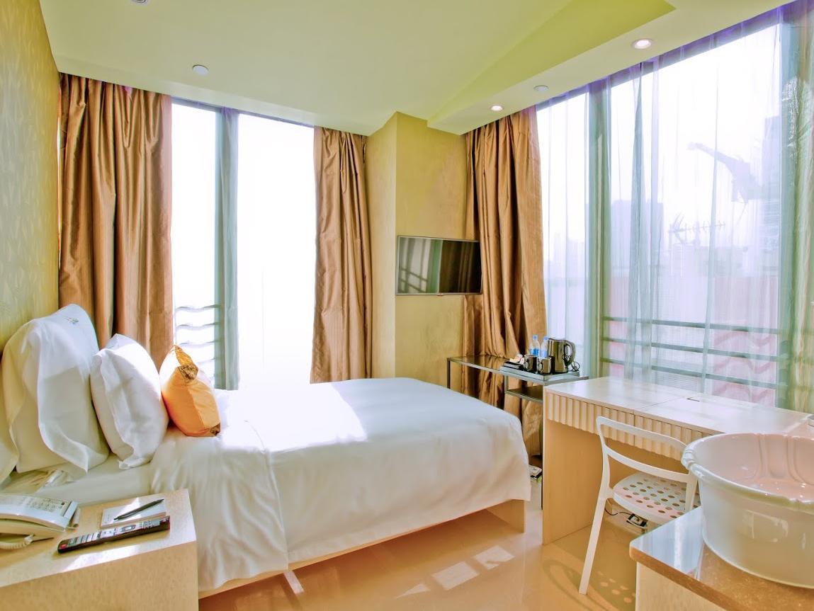 Superior City View Single with Handy Phone - Free WiFi access
