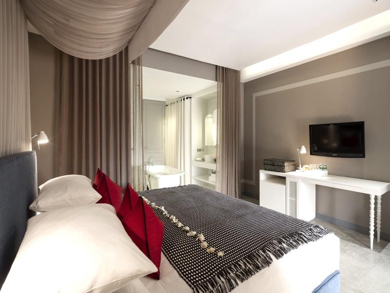 River View Deluxe Balcony - Free WiFi access - Breakfast included