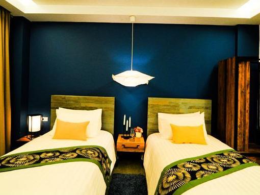 Standard Twin Bed - Breakfast included