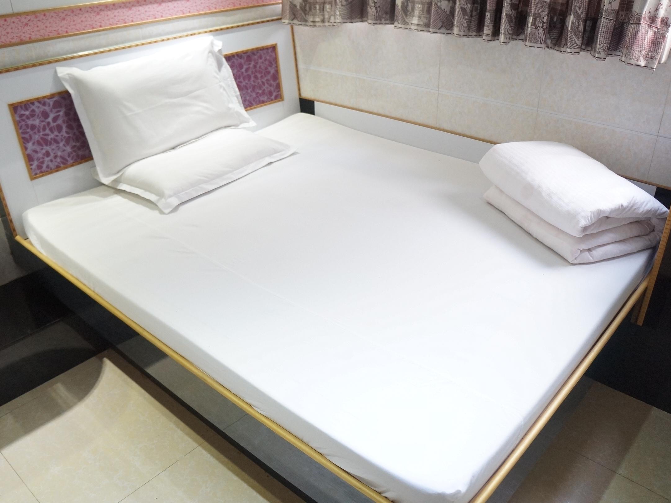 Double Bed Room - 1 double bed - Free WiFi access