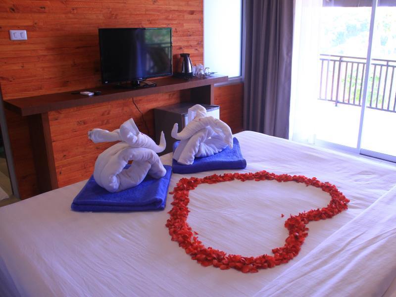 Deluxe Double Sea View - Room only - Free WiFi access