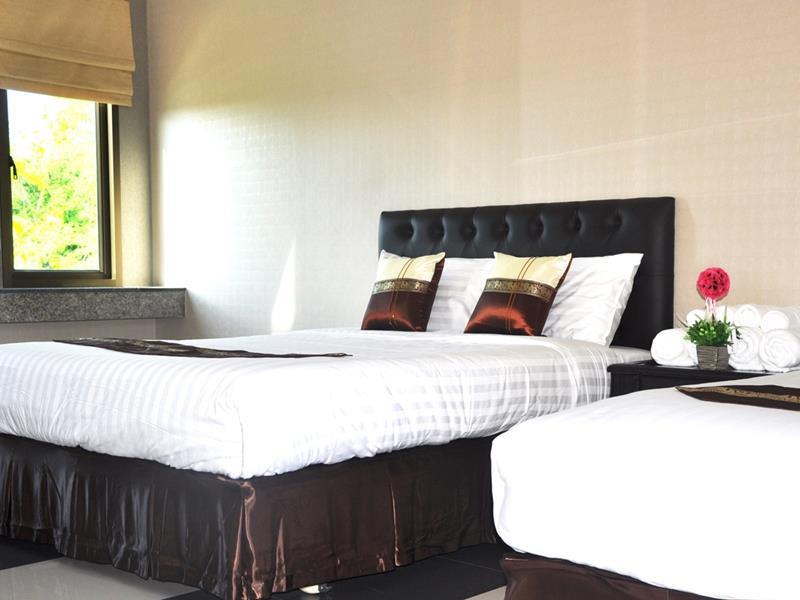 Zone C Family - 2 Queen Beds - Free WiFi access
