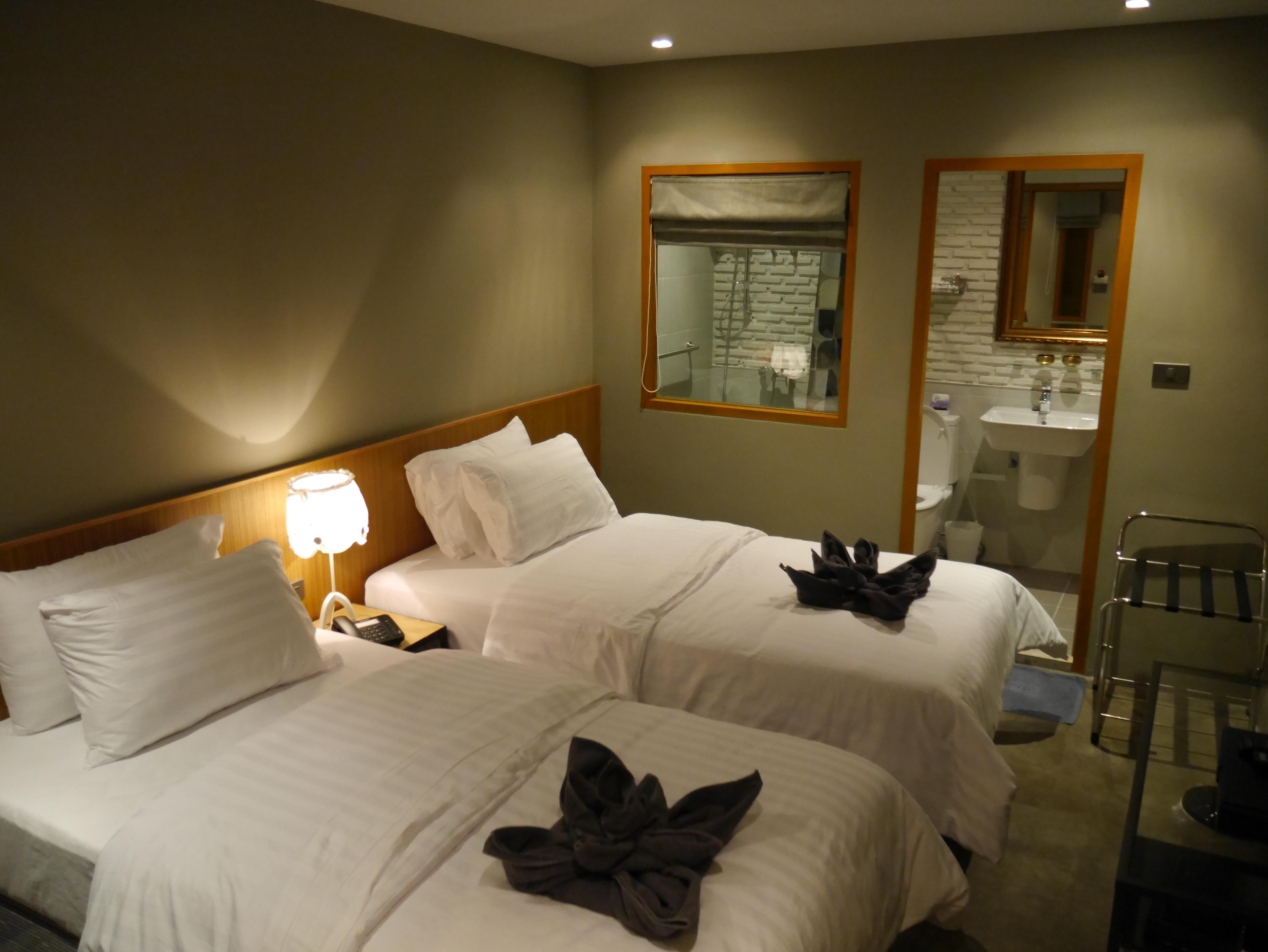 Standard Twin - Free WiFi access - Breakfast included