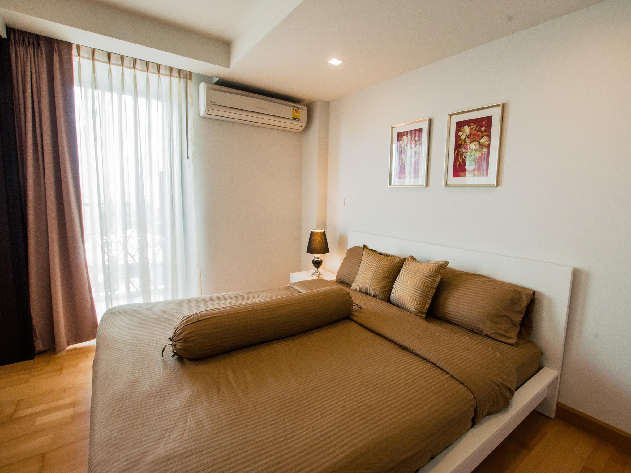 King Studio with Sofa bed - Best price guarantee