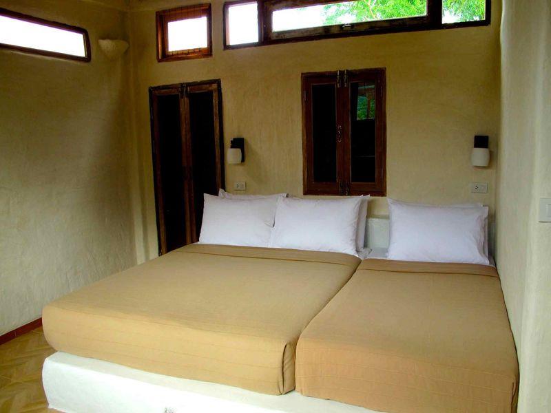 Standard Triple Room - Free WiFi access - Breakfast included