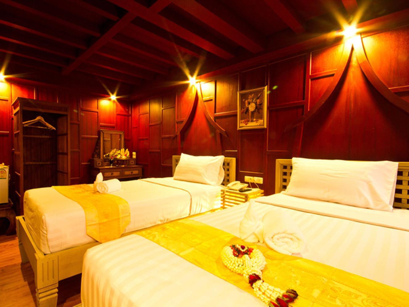 Deluxe with Breakfast  - Free WiFi access