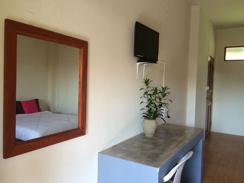 Twin Beds Private Room - Free WiFi access - Breakfast included